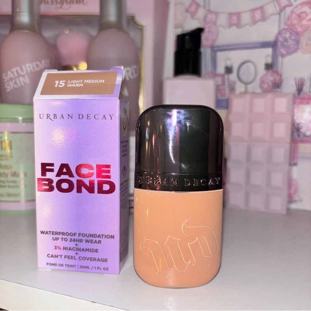 💝NIB Urban Decay Face Bond Foundation 15- Light-medium Warm💝